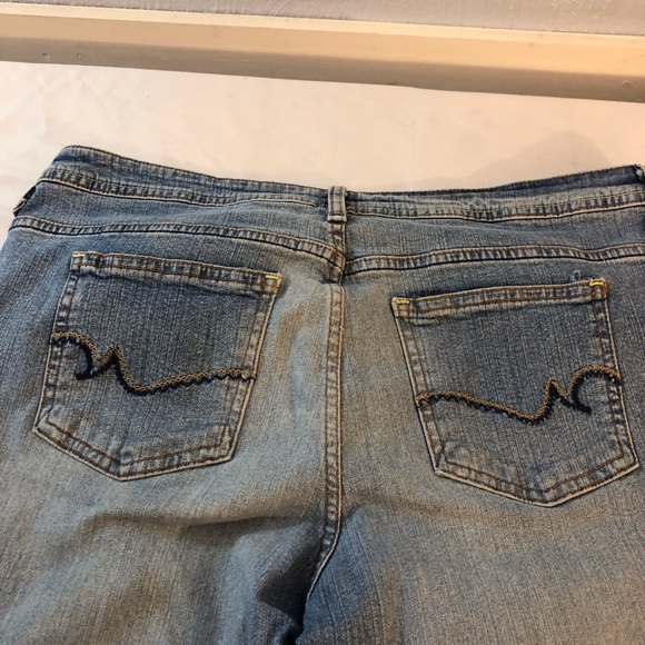 Women’s SO “Wear it declare it” Jeans SZ 15 Inseam 32” Flare Bottom Waist 31/33 - Picture 12 of 12